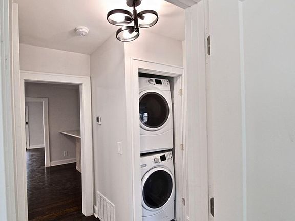 3rd image of 4310 Mercier St #2