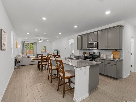 5th image of 223 Kinsley Way
