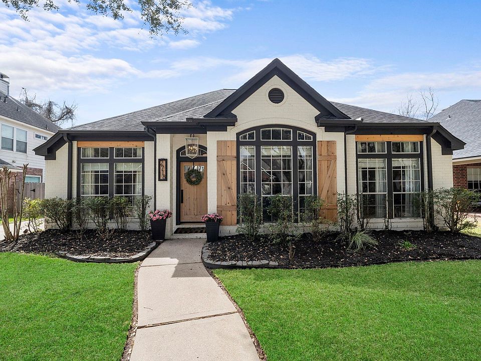1st image of 2718 Five Oaks Drive