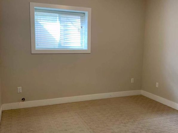 2 bedroom rental in Surrey — photo 8