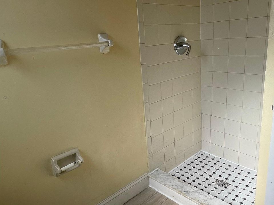 1st image of 3820 SW 7th Pl