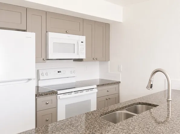 1313 S 6th St #1, Sunnyside, WA 98944