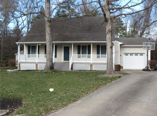 10001 Brittonwood Dr, North Chesterfield, VA 23237