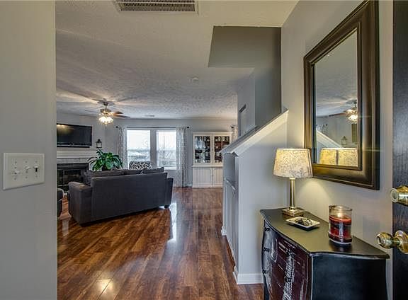 2nd image of 6005 Burnett Cir