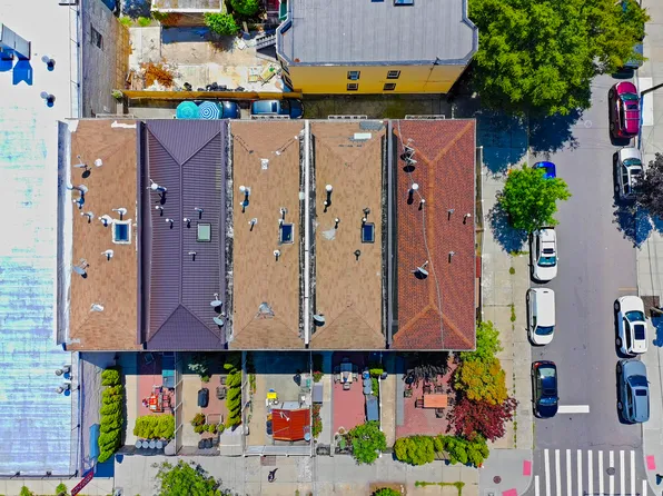 65-36 Metropolitan Avenue image 32 of 33