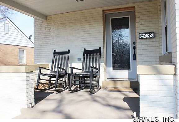 3rd image of 2517 Benton St