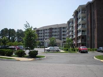 1st image of 985 Fleet Dr APT 164