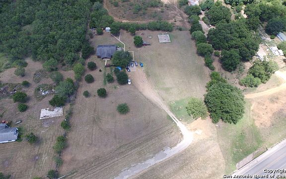 3rd image of 1665 S Loop 1604 E