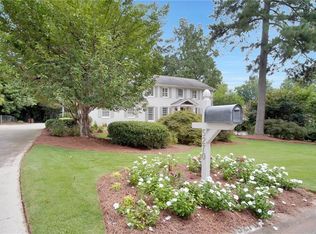 5270 Lakesprings Dr, Dunwoody, GA 30338