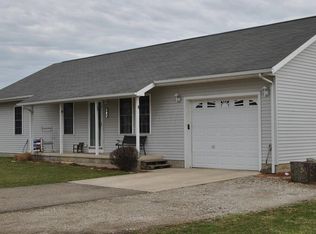 102 Lincoln Center Dr, Fulton, OH 43321