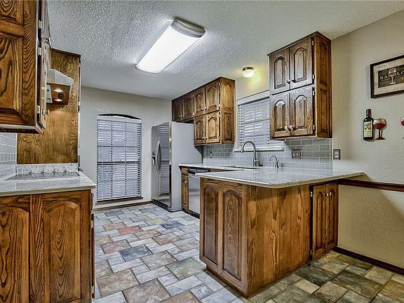 4th image of 4610 Michelle Dr