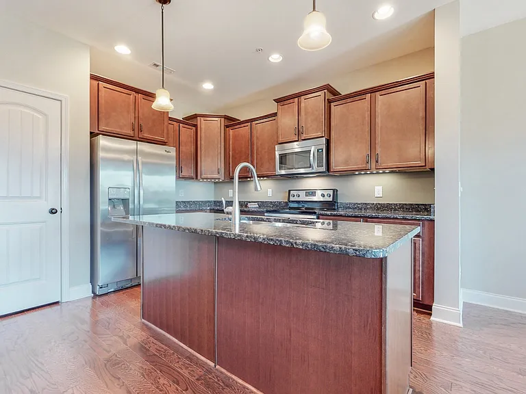 2093 Newark Ln — Photo 7