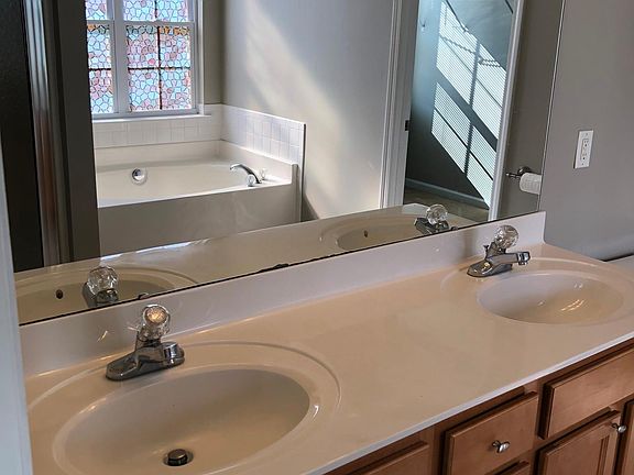 5th image of 9815 Cicero Dr