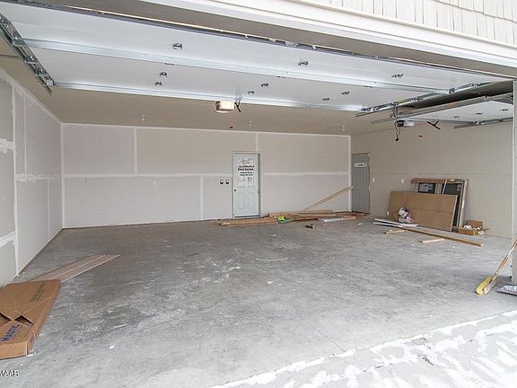 4th image of 621 29th Ave E