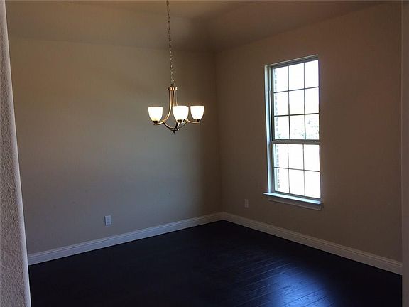 3rd image of 1007 Lombard Dr