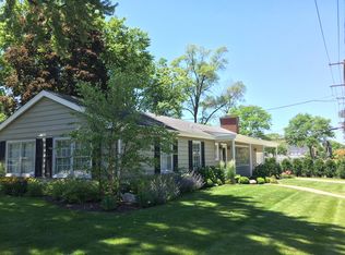 1134 Vernon Dr, Glenview, IL 60025