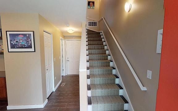 4th image of 3224 N Kilbourn Ave Unit 10