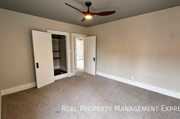 509 W 25th St — Photo 35