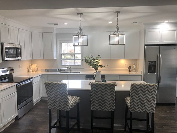 5th image of 2400 Vaso Ct