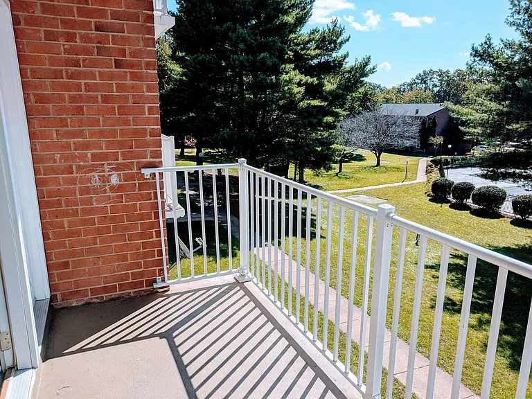 Fairfax Circle Villa — Photo 23