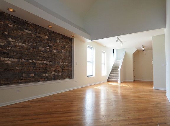 3rd image of 1953 W Dickens Ave APT 3F