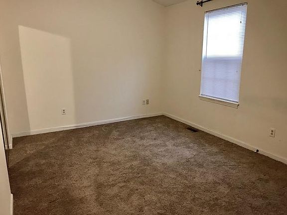 3rd image of 1032 Lakefront Dr