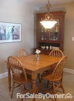 Eat-in kitchen
						:
						Freshly painted