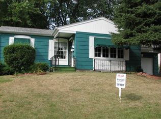 1825 Scenic View Dr, Dubuque, IA 52001