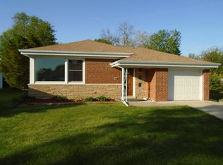 8040 W Prospect Ct, Niles, IL 60714