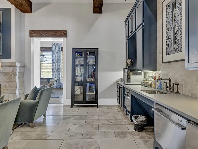 Pecos Flats Apartments — Photo 20