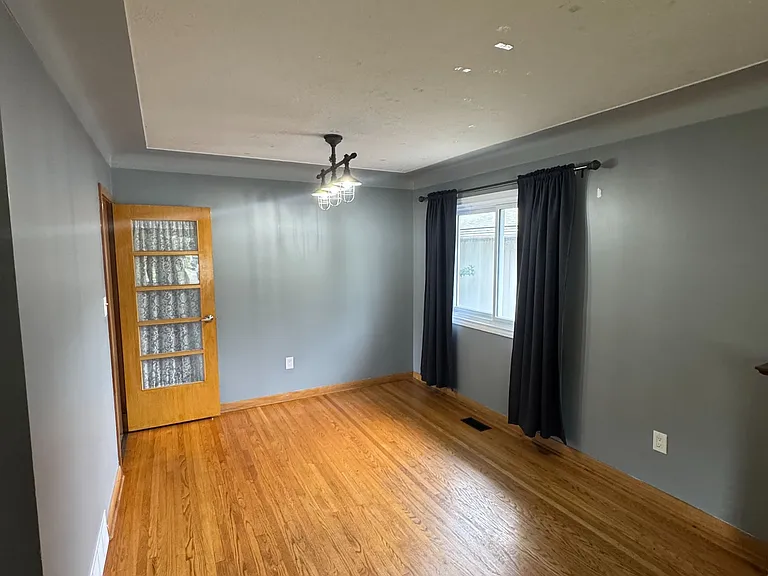 100 Susan Ave — Photo 11