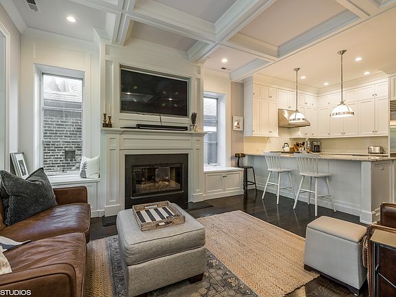 4th image of 1909 N Bissell St #2
