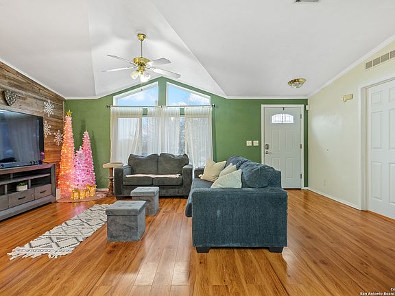 4th image of 231 COUNTY ROAD 5635