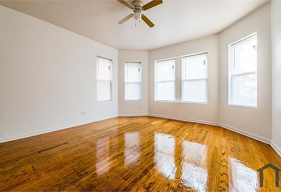 3rd image of 8520 S Crandon Ave #8514