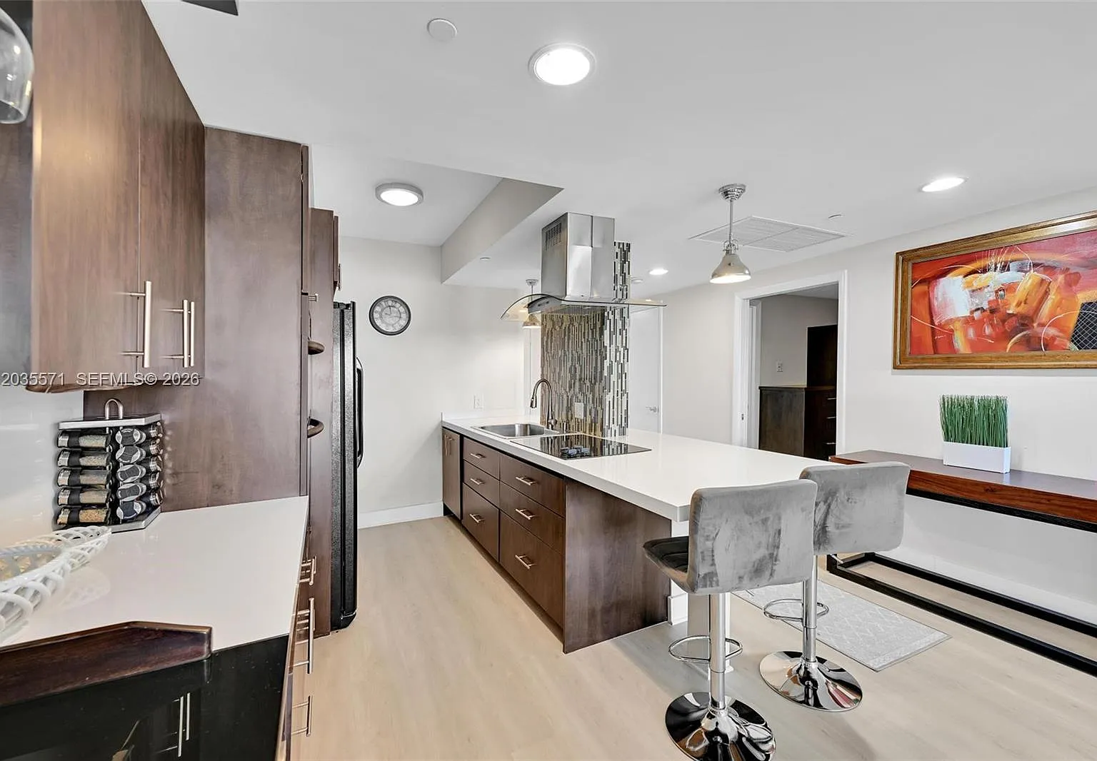 Beach Club Condo — Photo 2