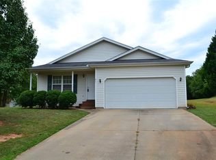 411 Weston Ct, Chesnee, SC 29323