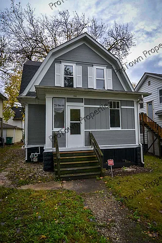 724 E Washington St Photo 1