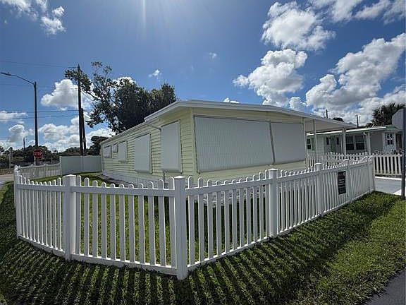 3rd image of 9900 ULMERTON ROAD #49
