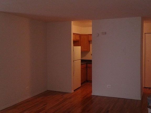 2nd image of 1515 W Morse Ave APT 209