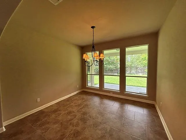 4 bed, 3.5 bath, 3210 sqft, $2,595 — Photo 3