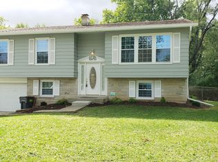 3S220 Arboretum Rd, Glen Ellyn, IL 60137