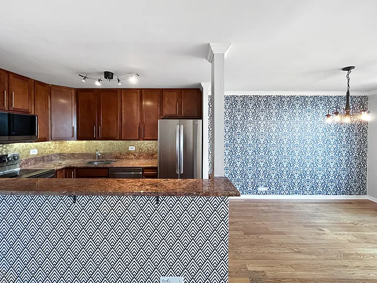 655 W Irving Park Rd #3608 — Photo 6