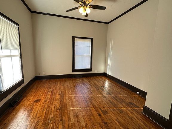 2nd image of 307 Lewis St
