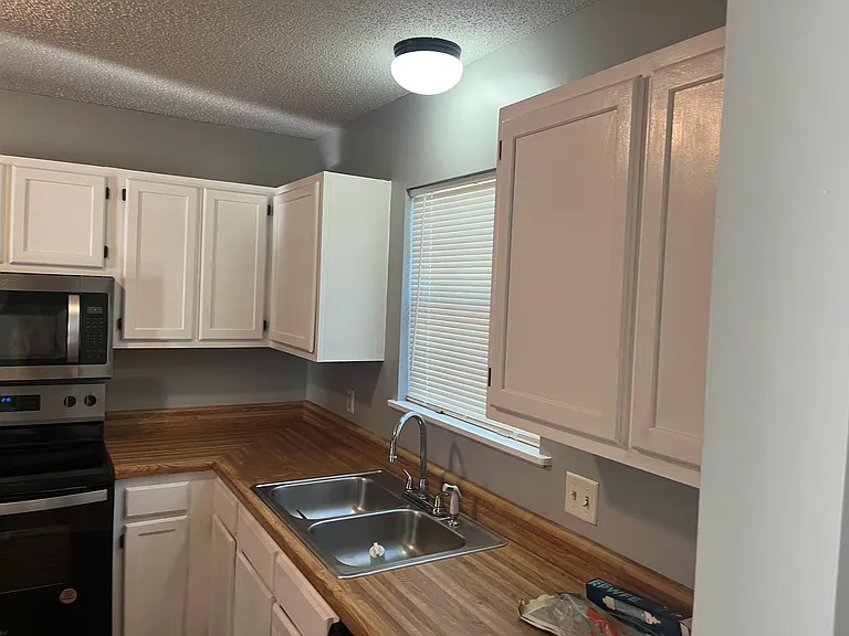 821 Winslow Way — Photo 2