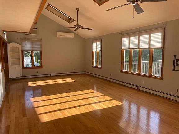 2nd image of 50 Fitzhugh St