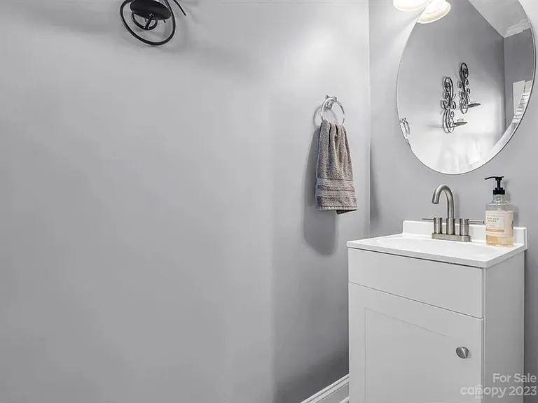 5 Maxim Ct — Photo 26