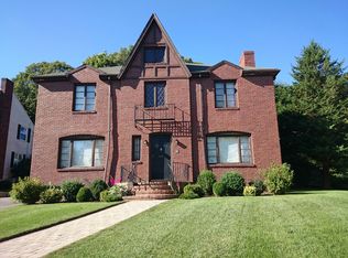 661 W Roxbury Pkwy, West Roxbury, MA 02132