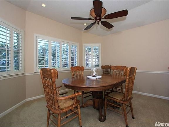 3rd image of 797 Mast Ct