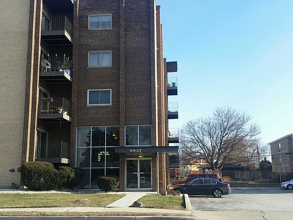 3rd image of 9937 S Cicero Ave APT 406