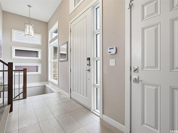 3rd image of 154 Flegel COURT